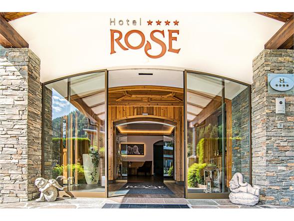 Eingang Hotel Rose