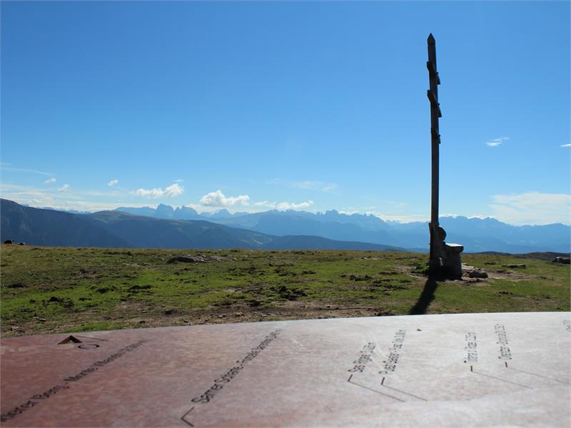 Panoramic platform on the kurezjöchl with view on the Dolomites