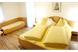 Schlafzimmer Appartement Gelbe Rose
