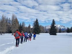 Geführte Schneeschuhwanderung für Einsteiger im verschneiten Paradies