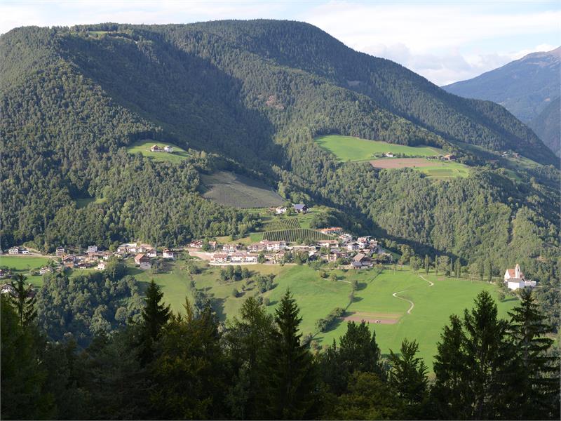 Afing Dorf mit Schwarzegg