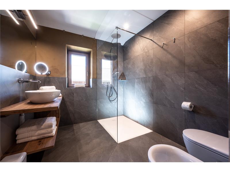 bathroom Hofchalet Alpenflair