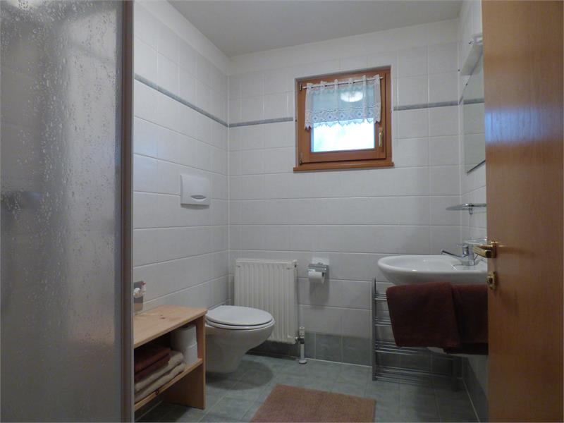 Bathroom apartment 3