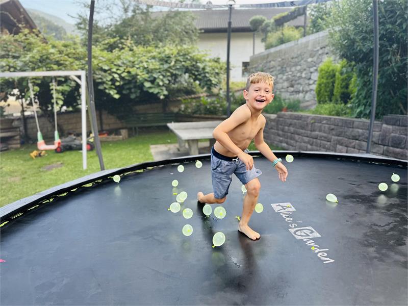 Apartment Riederhof - Playground with trampoline