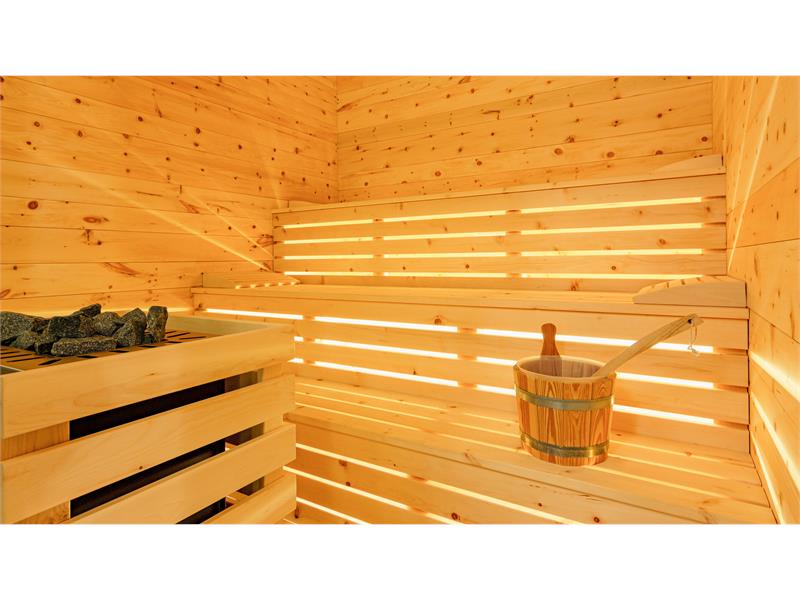 Sauna finlandese di legno di pino cembro