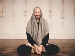 Toul Yoga - Kirtan mit Petros Haffenrichter