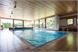 Indoor pool with countercurrent system