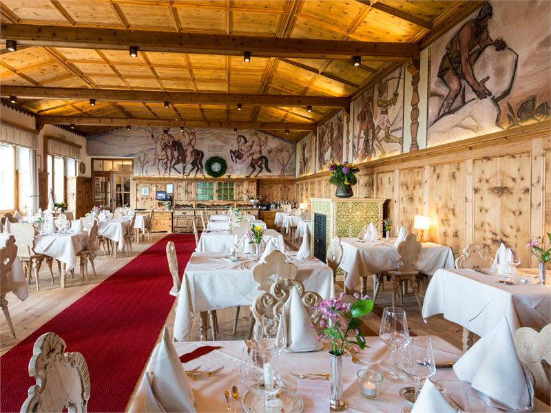Dining Room Giant Grimm with paintings and frescos from Ignaz Stolz 1934 and 1925