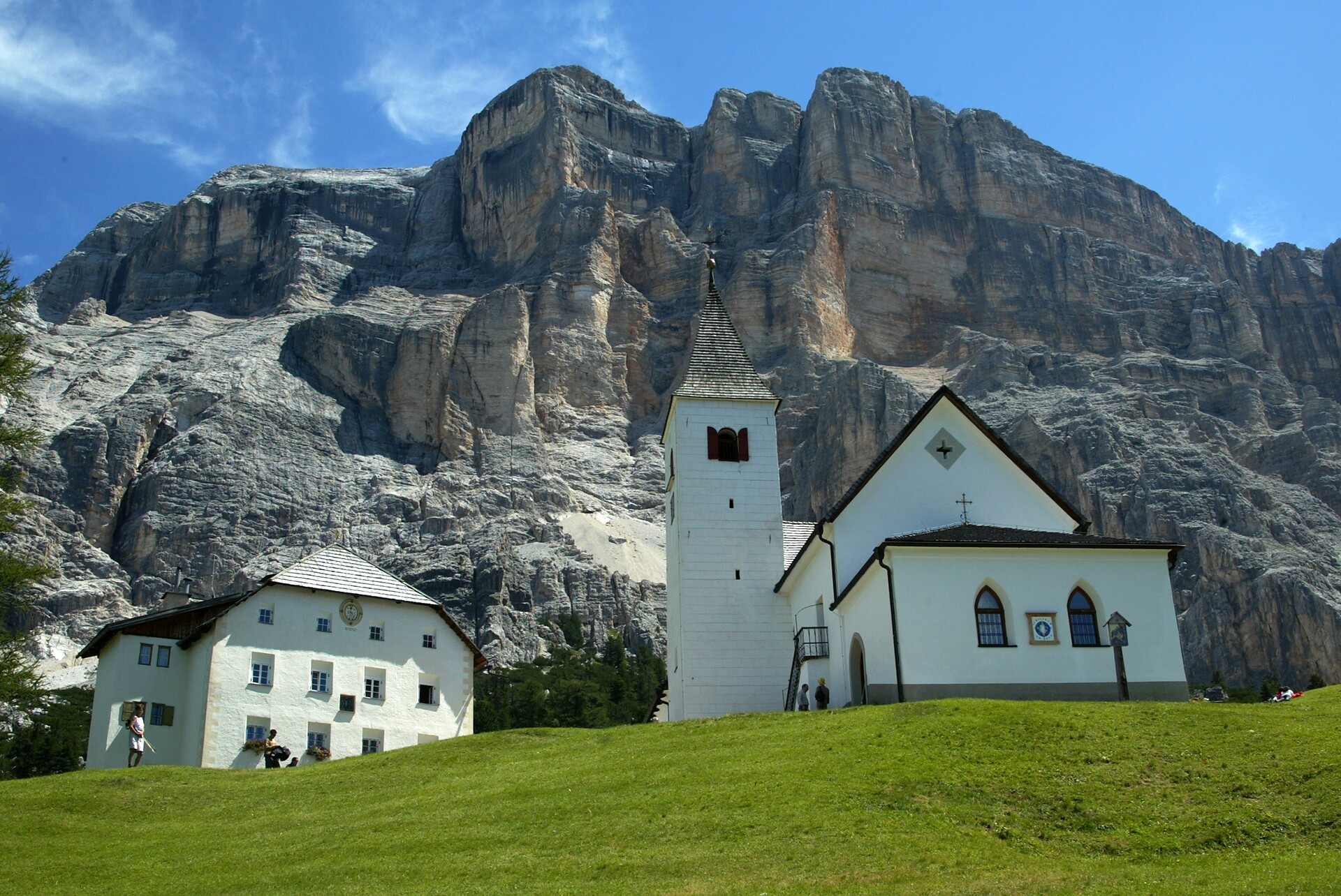 Wanderung von San Cassiano nach Badia über Heilig Kreuz