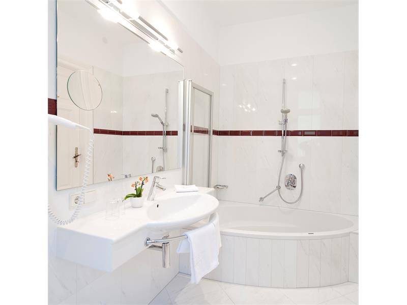 Bath room - Hotel Bavaria Meran