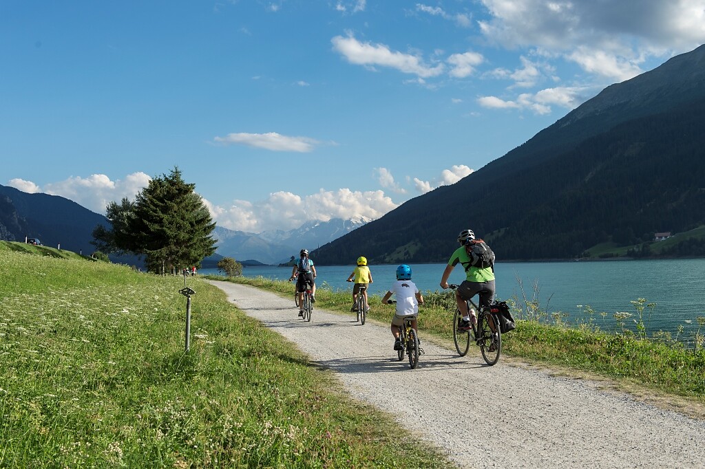 Resia Lake Round