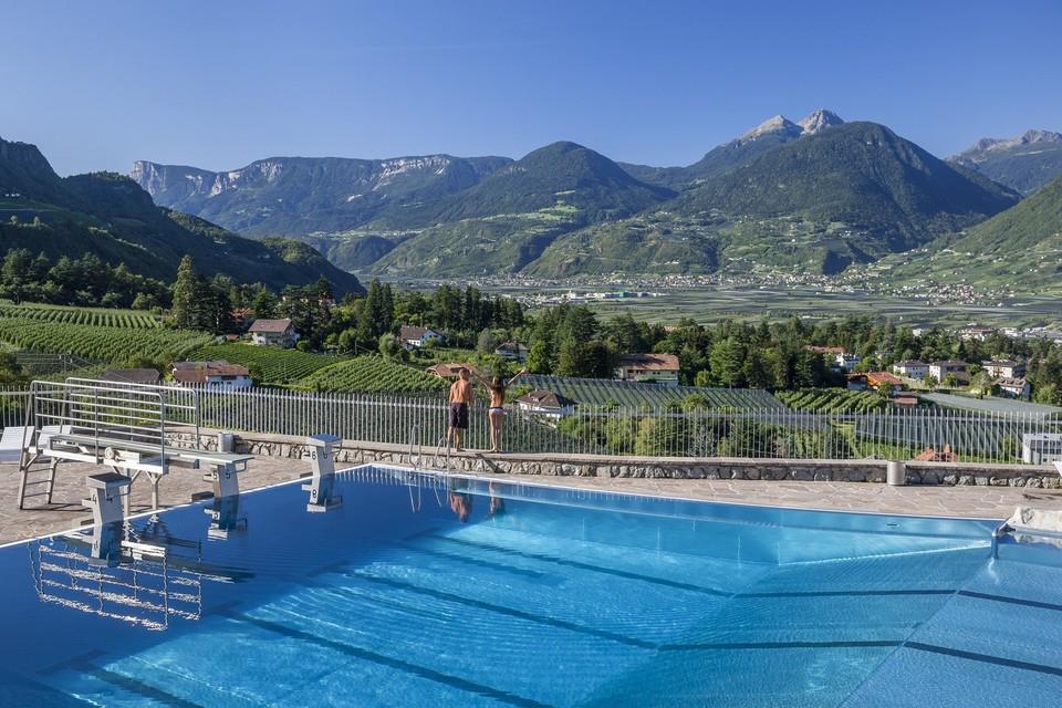 Lido Schenna panorama outdoor pool 