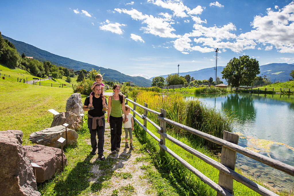 Geo-Trail - Circular hike lake "Mesner Lacke"