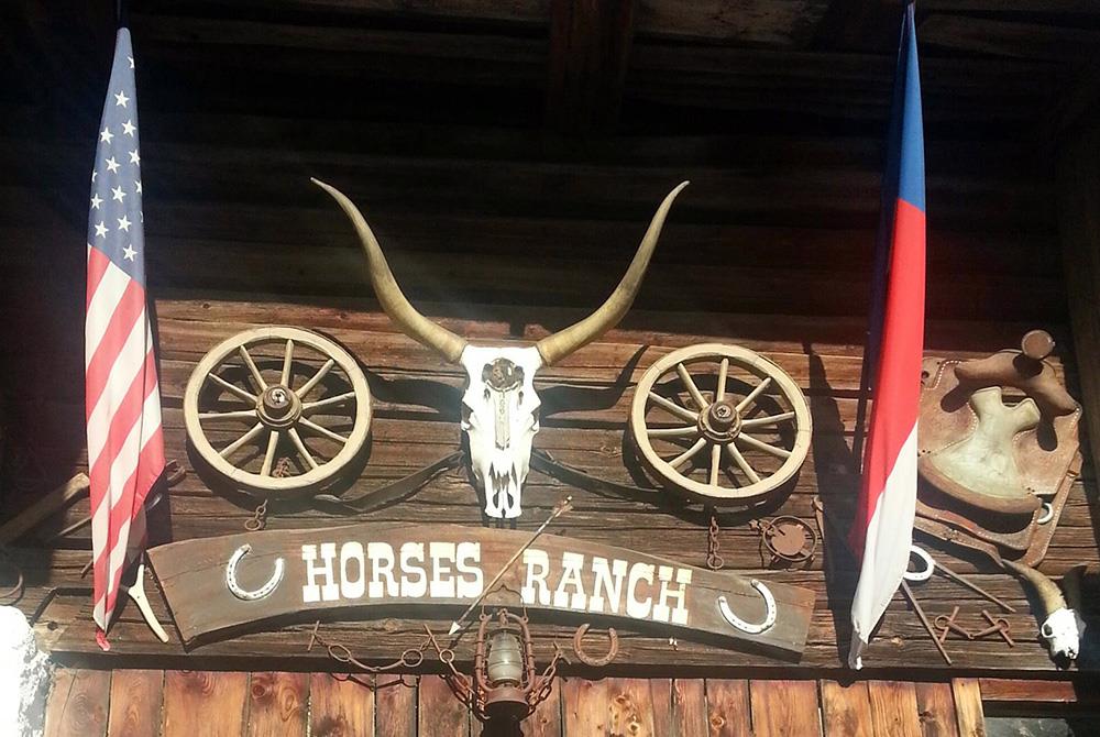 Walter's Horses Ranch - Reitstall