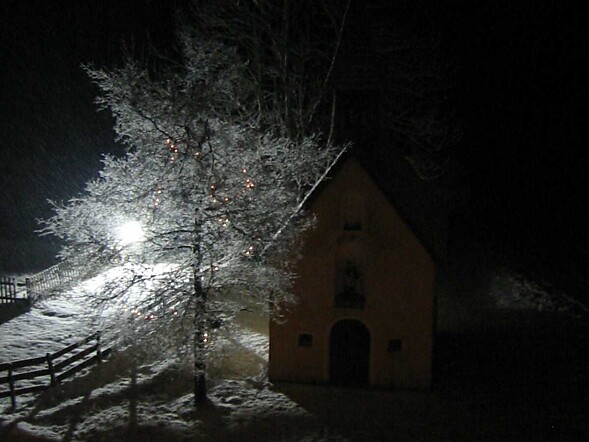 Unsere Kapelle bei Nacht