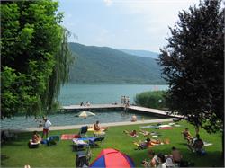 Swimming pool with access to the lake Gretl am See