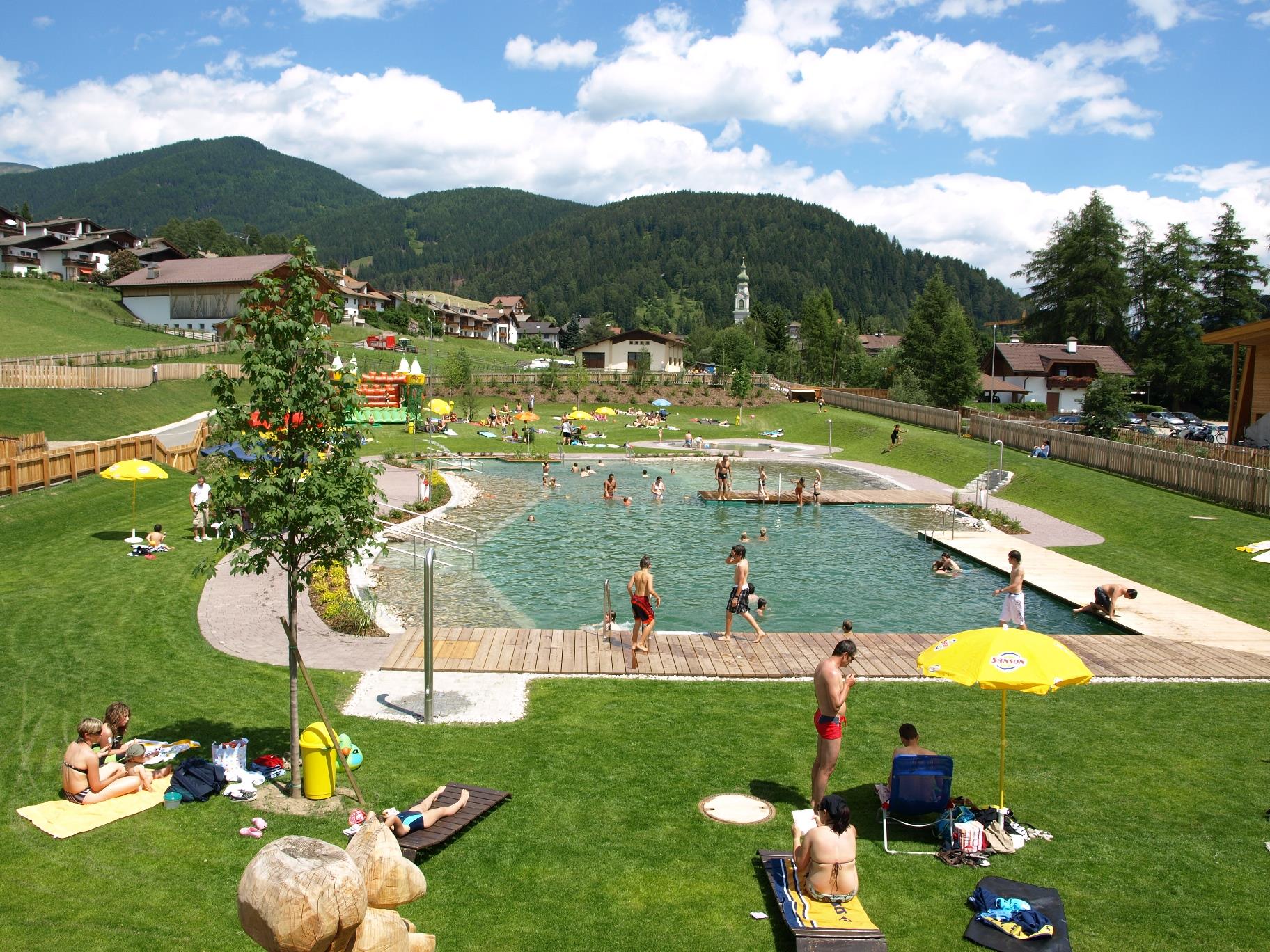 Natural bathing lake Dobbiaco/Toblach 