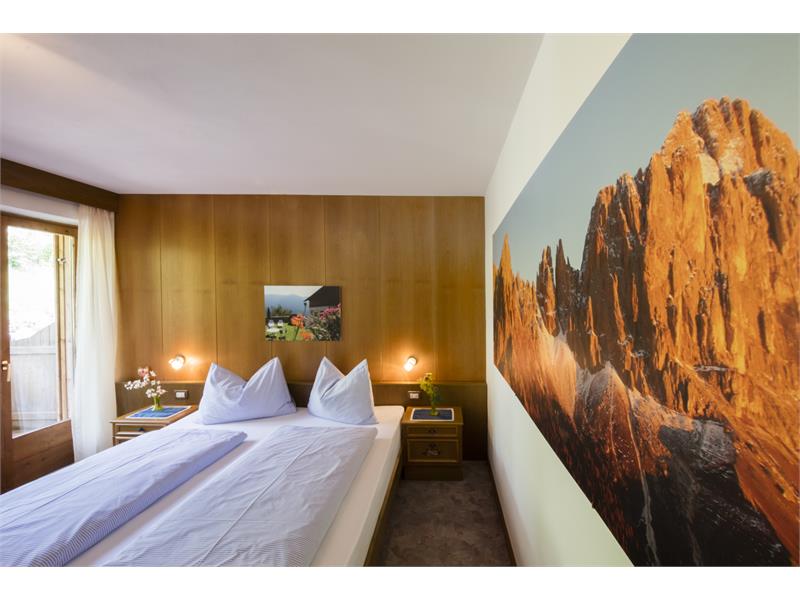 double bed room with Rosengarten view