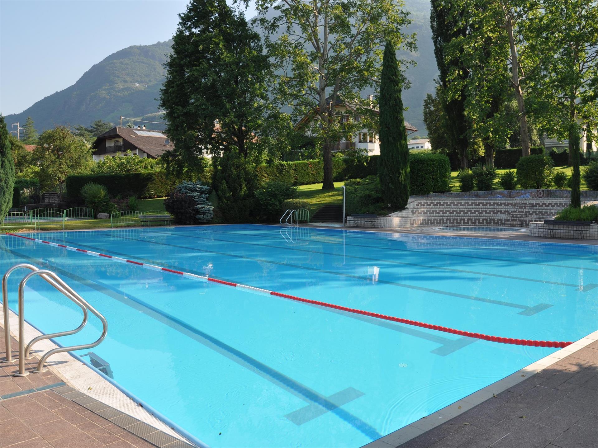 Open-air swimming-pool Terlano