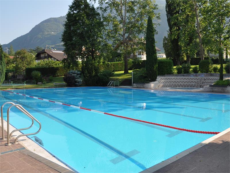 La piscina pubblica di Terlano