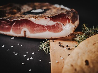 Speck Detail