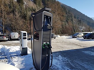 Stazione di servizio per veicoli elettrici Lutago