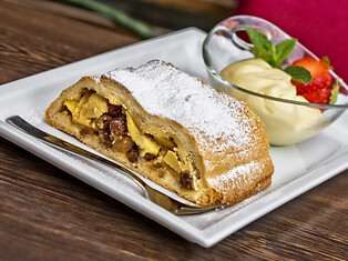 Strudel di mela piatti tradizionali