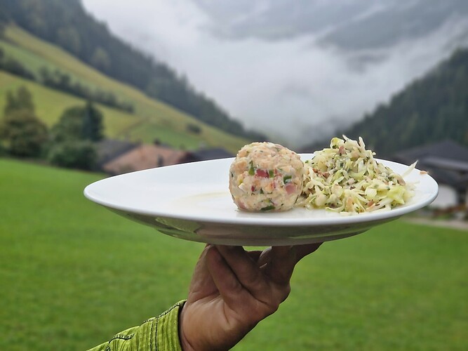 Prepare original South Tyrolean dumplings