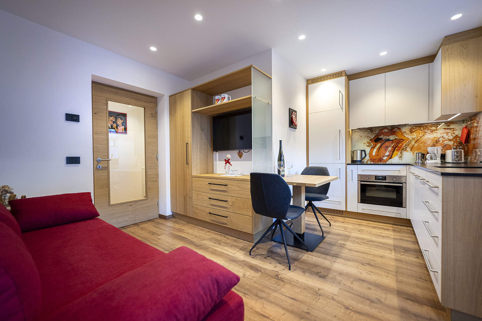 One-Bedroom Apartment with small terrace