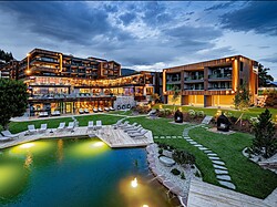SONNENBERG-Panorama Dolomites Wellbeing
