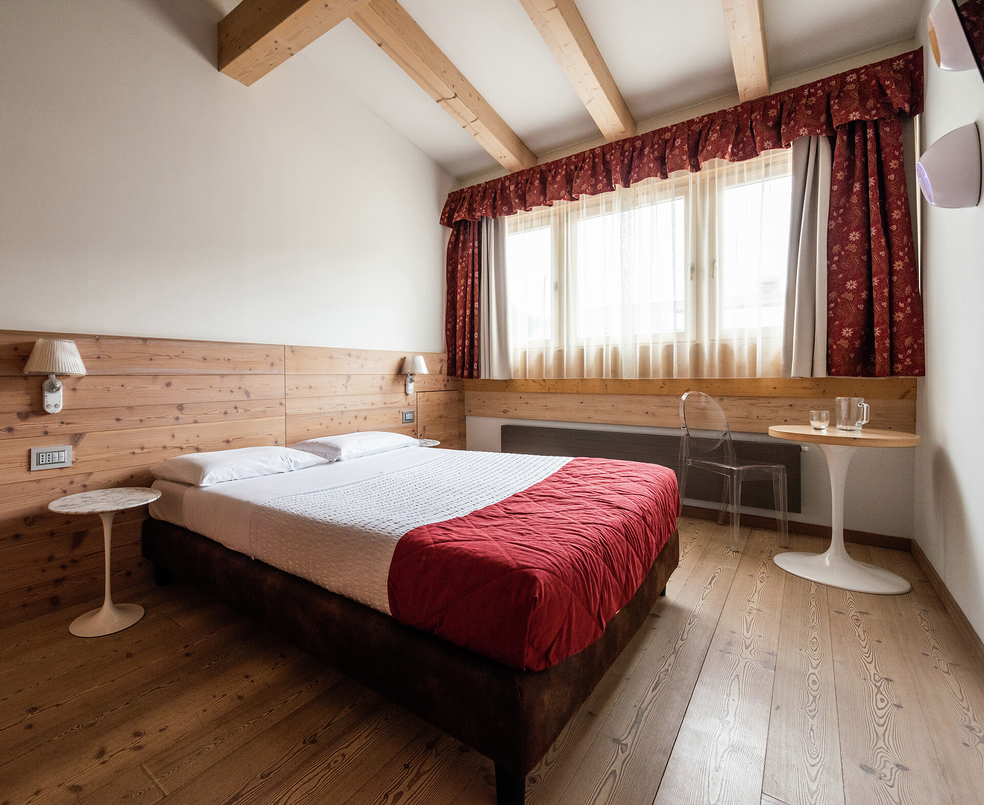 Two-bedroom flat with two bathrooms for 6 people