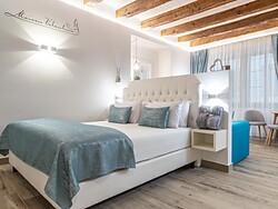 Maison Valentina
