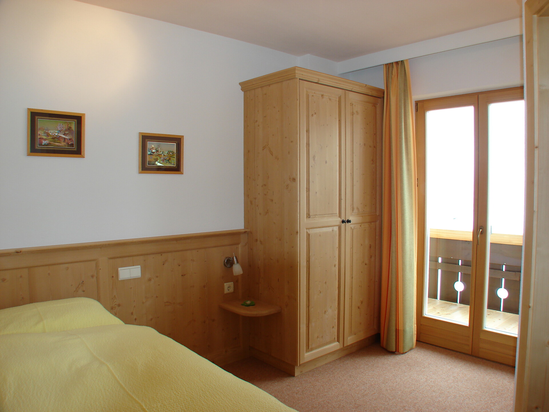 single room with bath