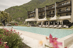 Amaris Suites