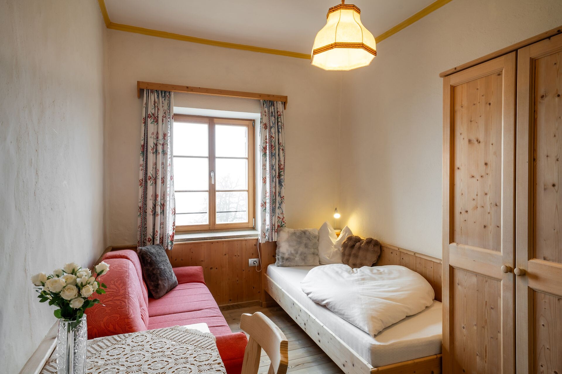 single room with mountain view