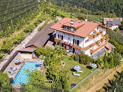 Evi Apartment