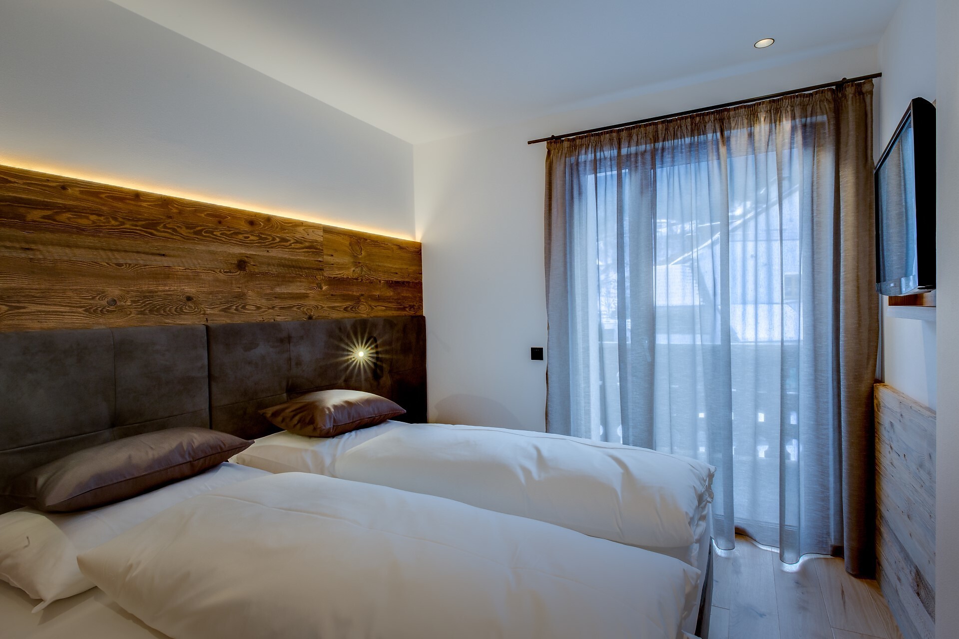 Apartment 4 A