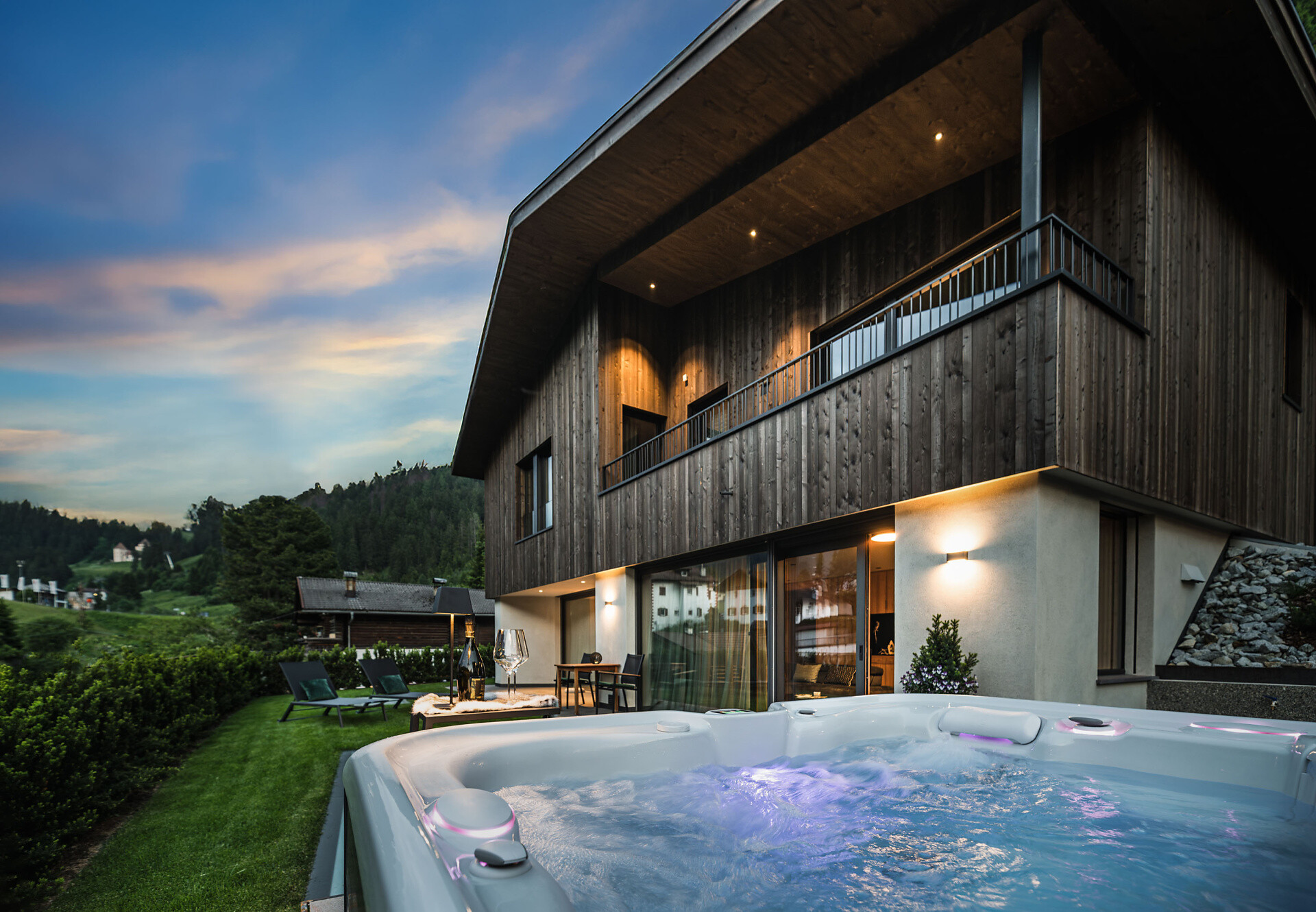 Private chalet with sauna, whirlpool and garden