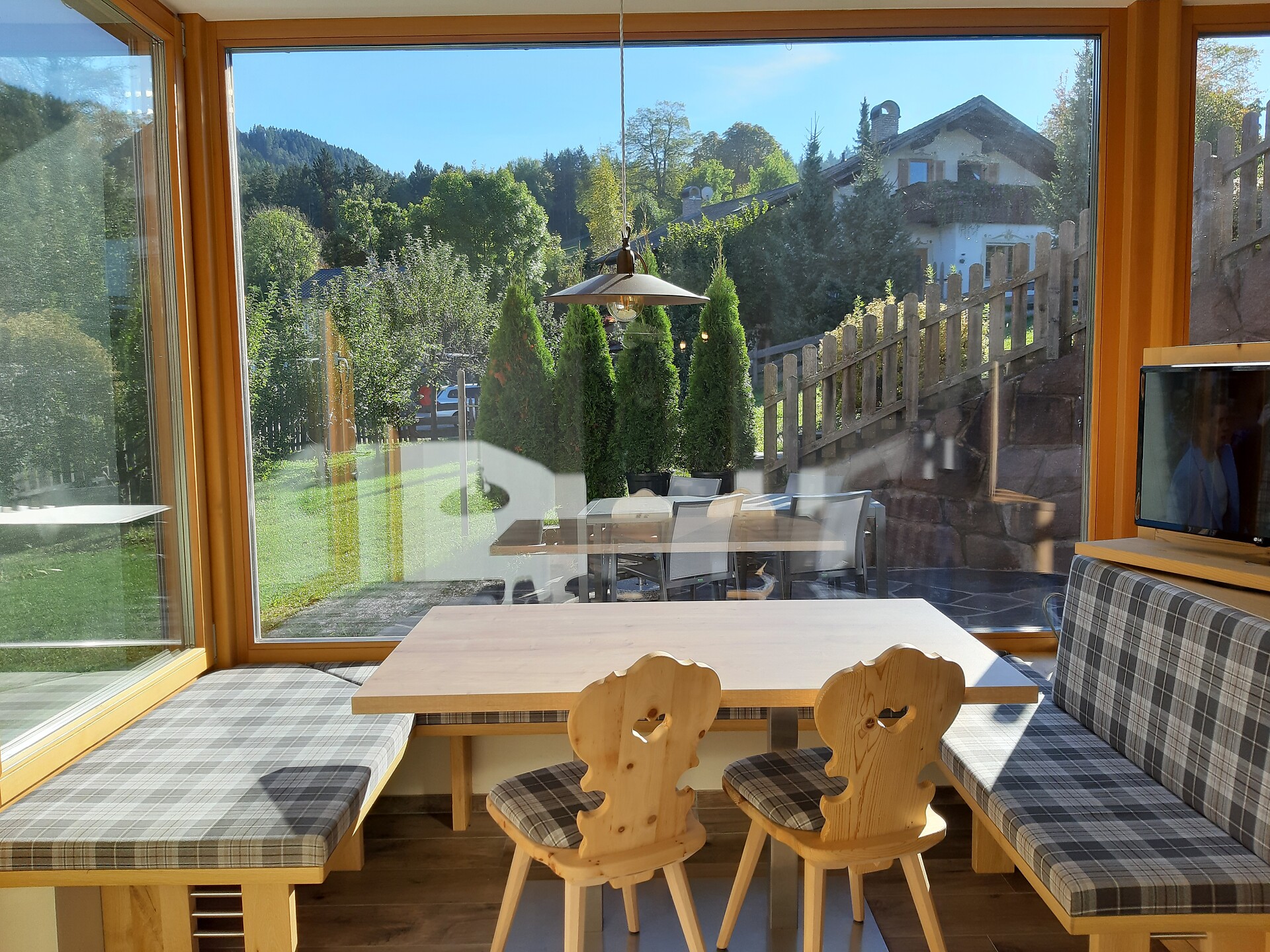 Solid spruce wood flat Montis 52m²