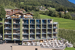 Oliven & Genuss Hotel Hirzer