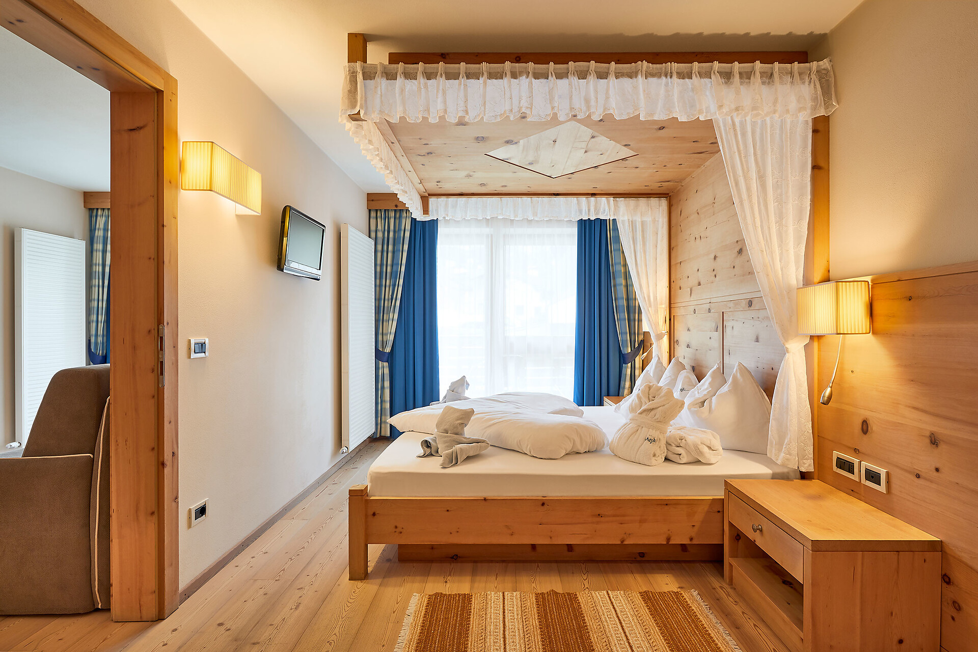 JUNIOR SUITE