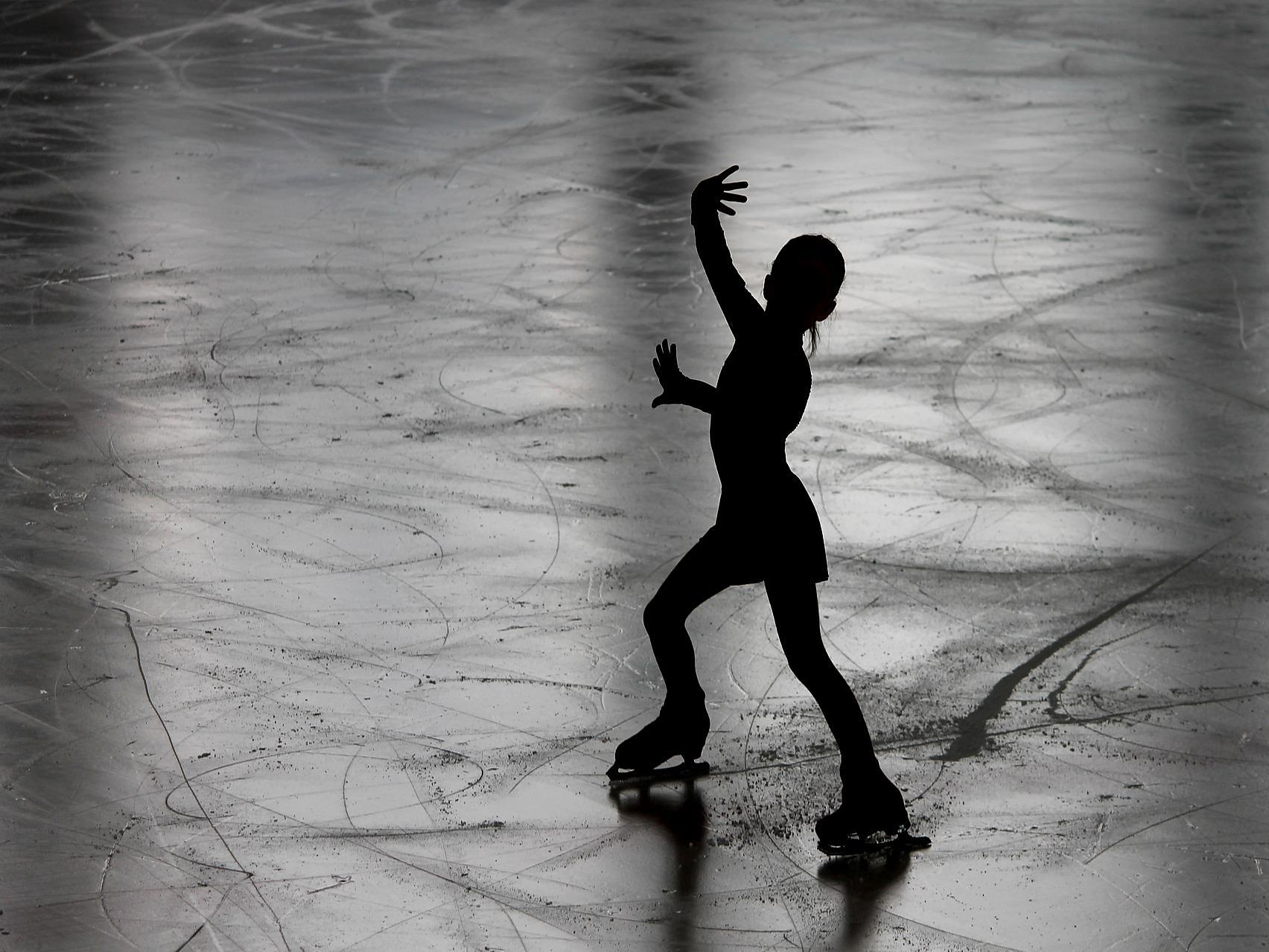 Queen Symphonic on Ice - Christmas Gala