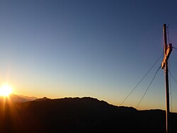 Sonnenaufgangswanderung zum Tscharser Wetterkreuz mit Frühstück