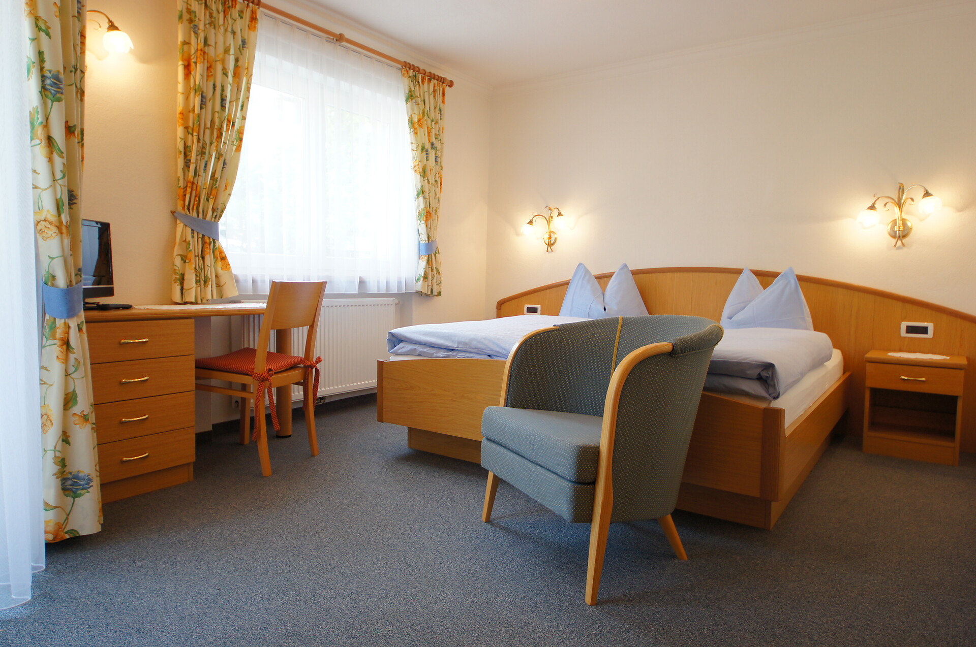 Doppelzimmer mit Balkon