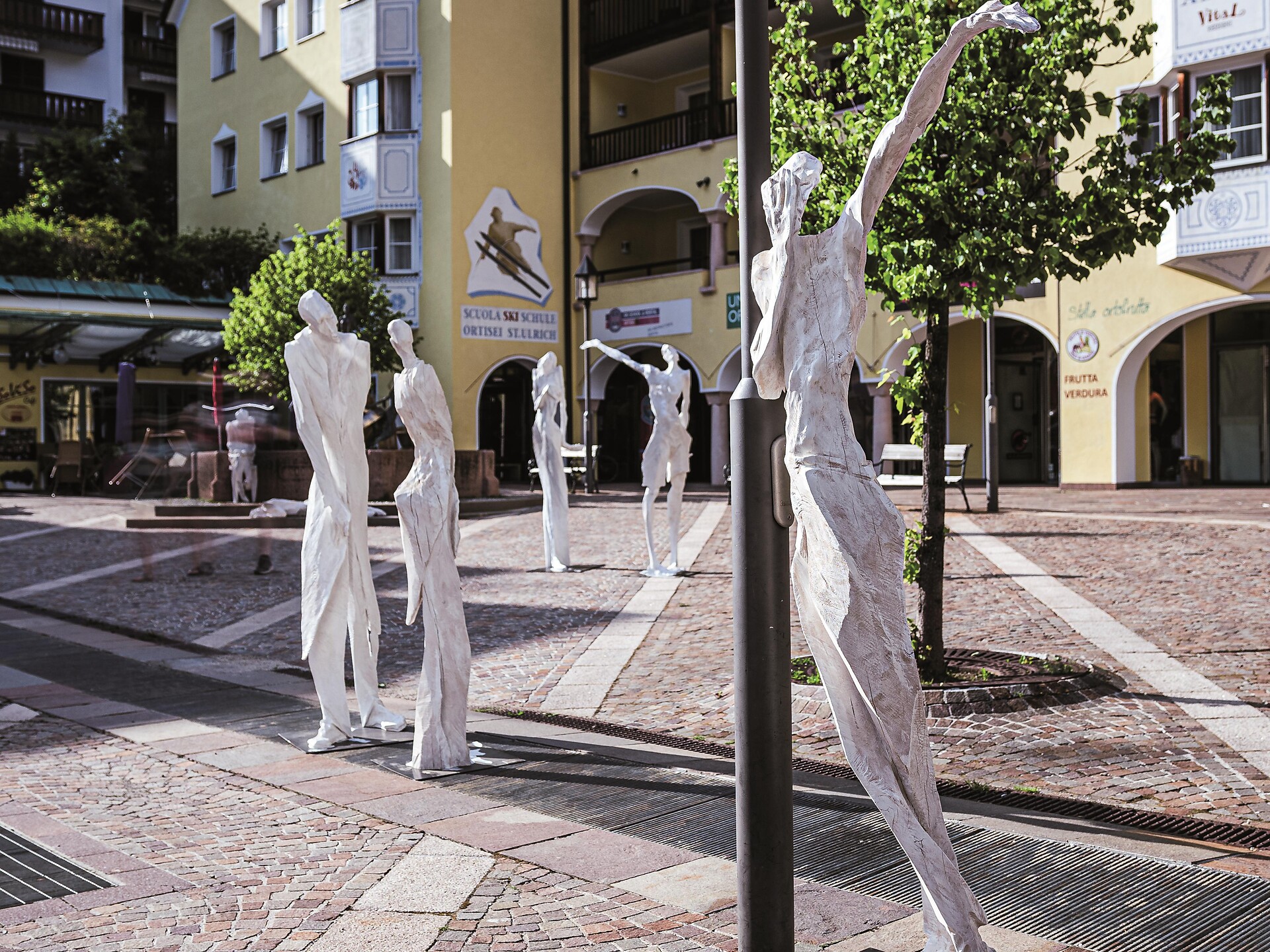 Führung Kunstausstellung Idea UNIKA - Dolomitenregion Gröden - #3 - suedtirol.info