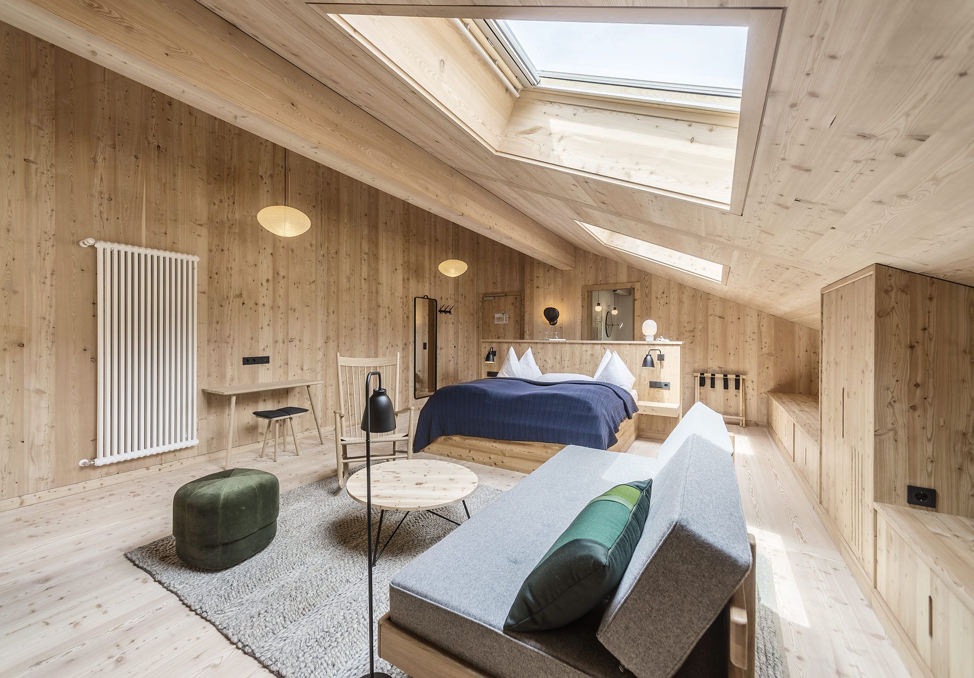 Chalet Suite Südseite mit Loggia und Geislerblick