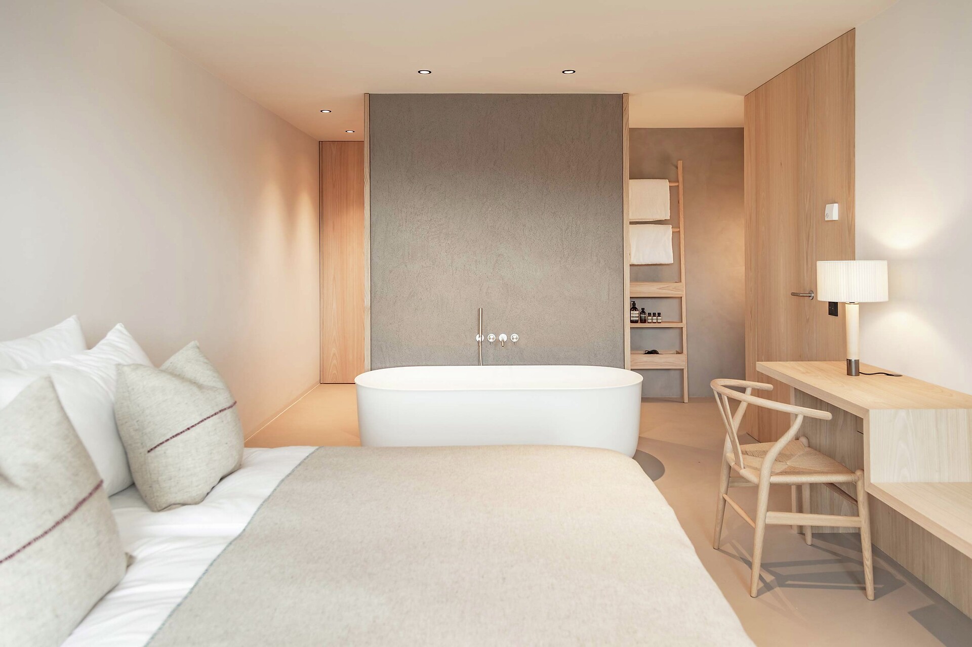 Family Suite 01