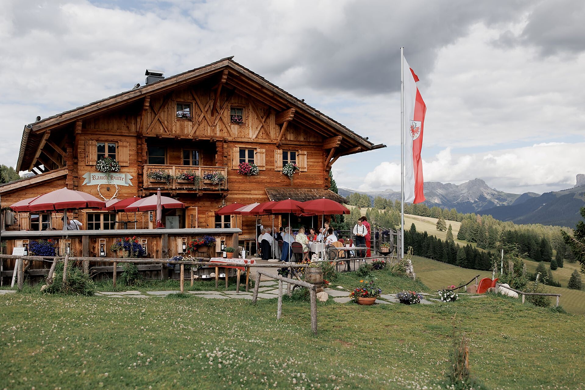 rauchh-tte-dolomiti-superski