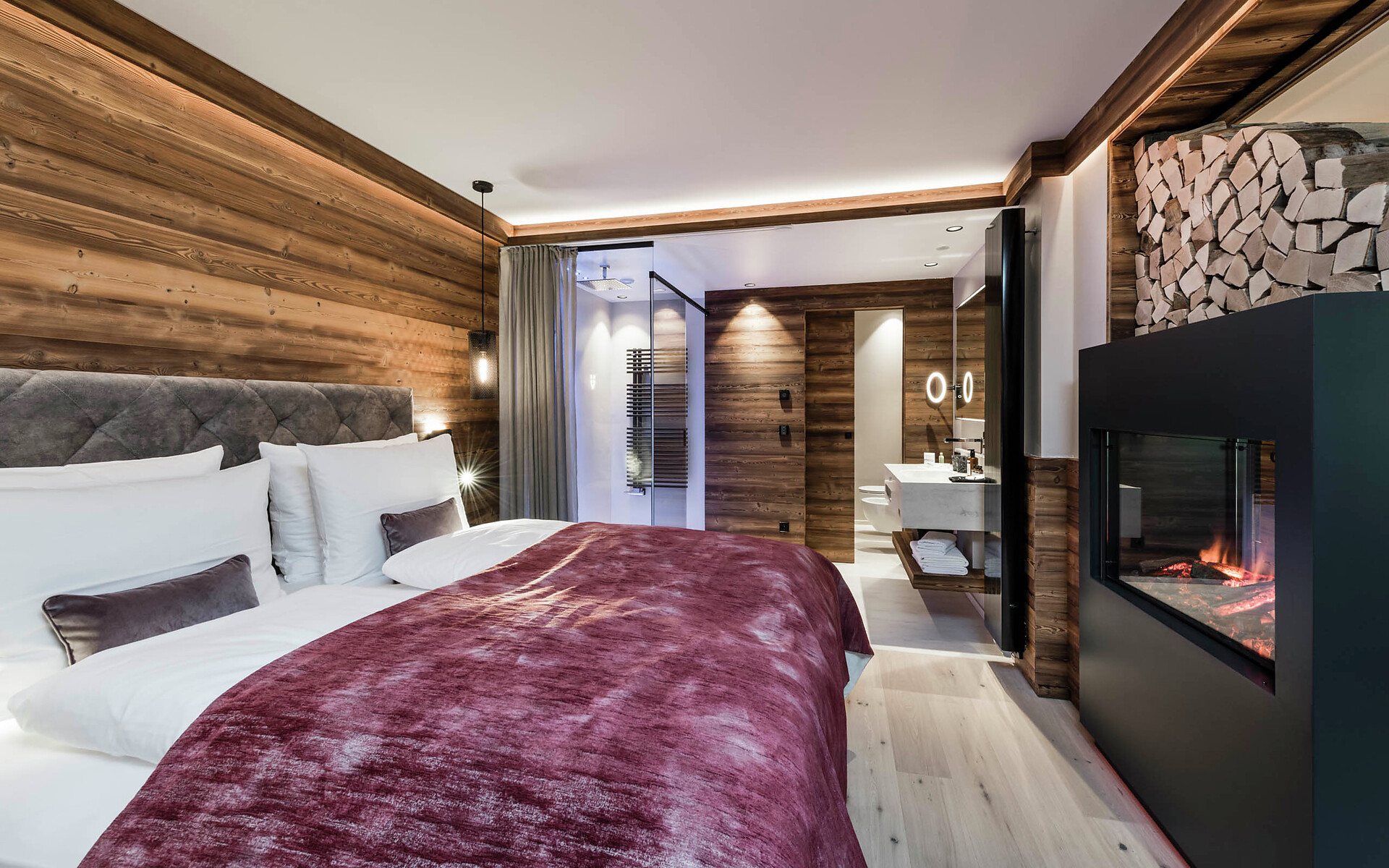 Top Suite "HAHNSPIEL" STYLE