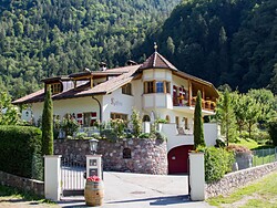 Apartments Raffeis